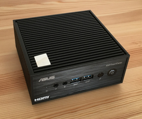 ASUS MiniPC PN42 Backpanel